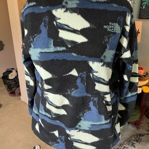 The North Face Blue and Black Pattern Pali Pile Fleece